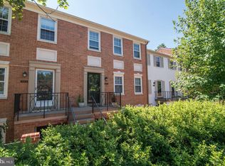 3239 Sutton Pl NW APT B, Washington, DC 20016