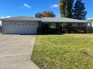 1240 Carlson Dr, Klamath Falls, OR 97603