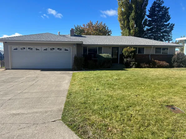 1240 Carlson Dr, Klamath Falls, OR 97603