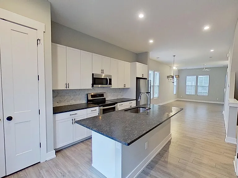 331 McIvers Aly — Photo 12