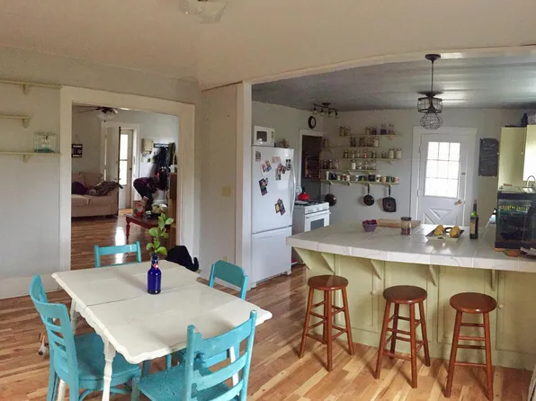 94 Grosvenor St, Athens, OH 45701