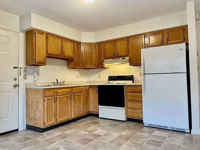Kitchen cabinets and appliances