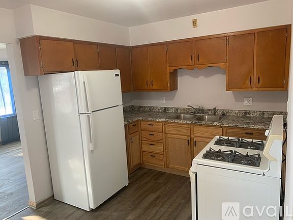 2nd image of 2516 N Rockton Ave #3