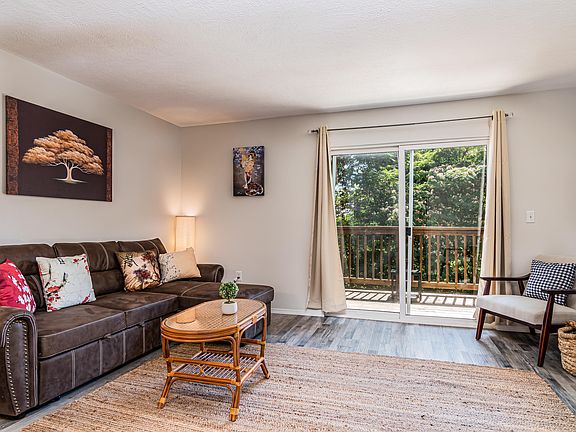 3rd image of 2917 Vineyards Pkwy APT 3