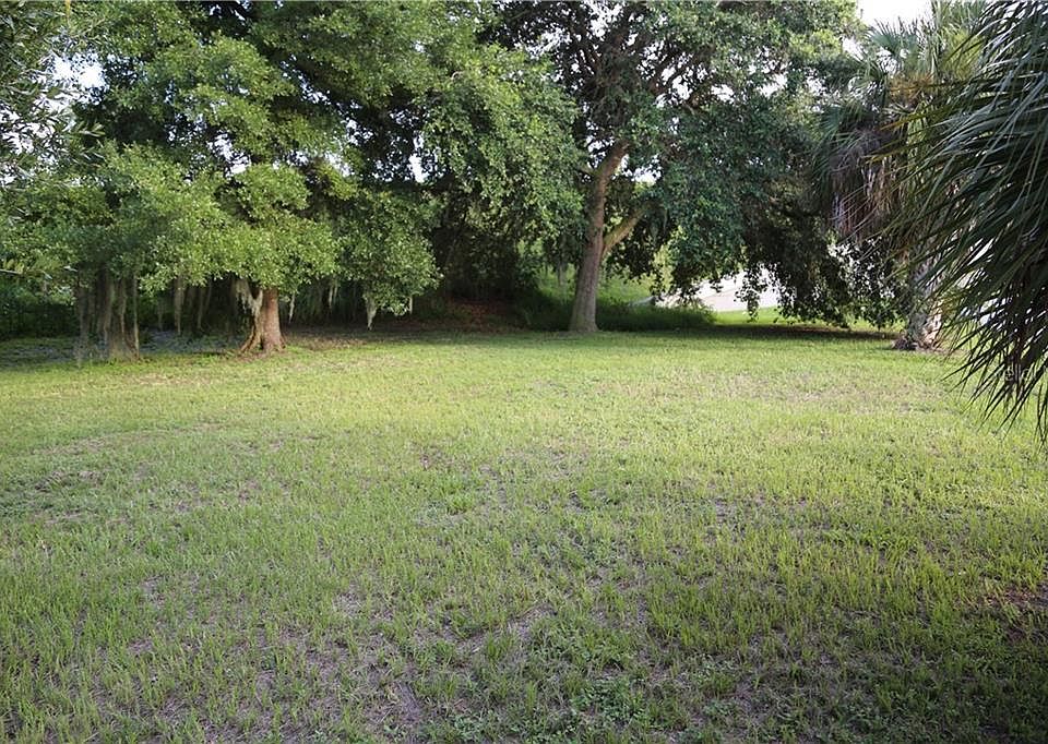 2nd image of Childs Ave N