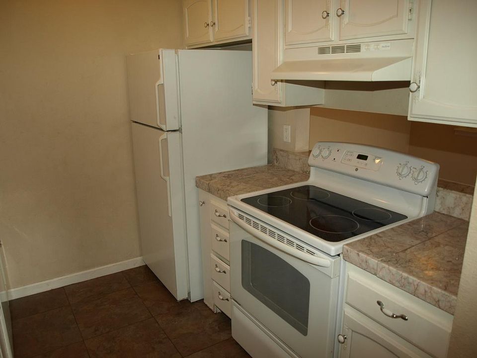 Kitchen includes all Appliances
