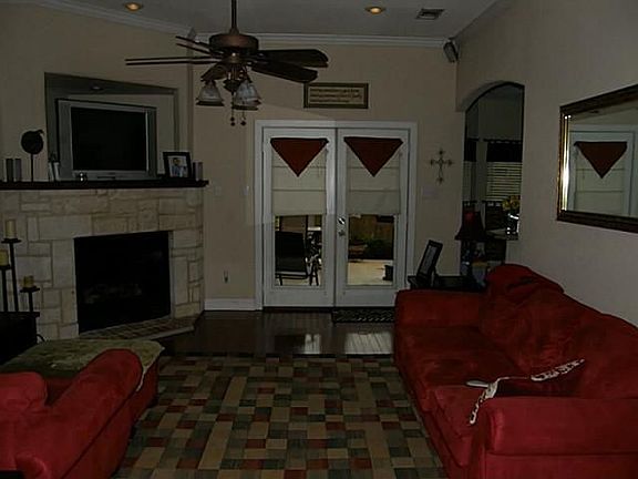5th image of 2803 Hackberry Dr
