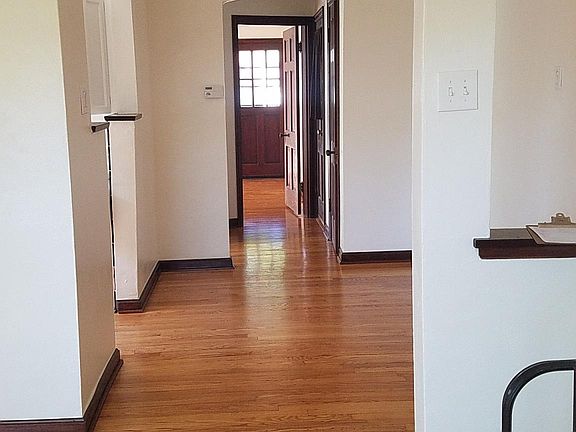 5th image of 6319 Sutherland Ave