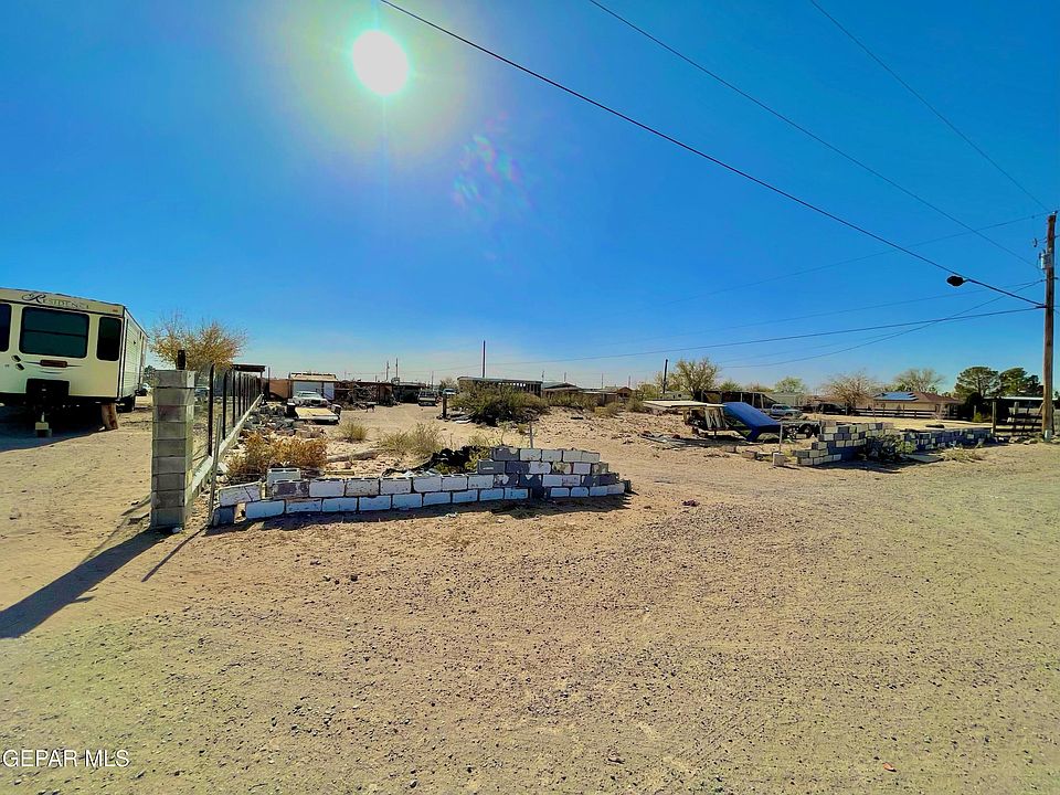 2nd image of 15036 Colonia Tierra Rd