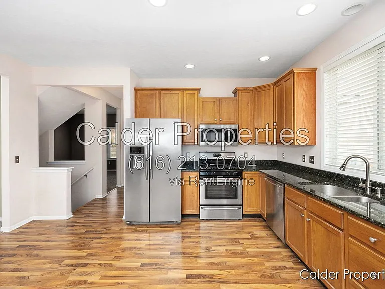 5686 E Falling Leaf Dr SE — Photo 11