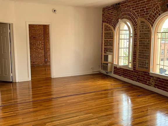 3rd image of 2034 Argyle Ave APT 302