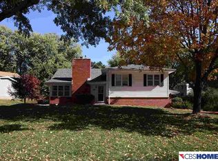 2219 S 88th St, Omaha, NE 68124