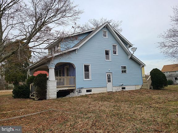 4th image of 2514 Ogden Ave