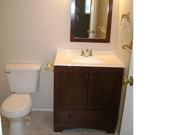 3rd image of 1557 Almedia Ct APT 8