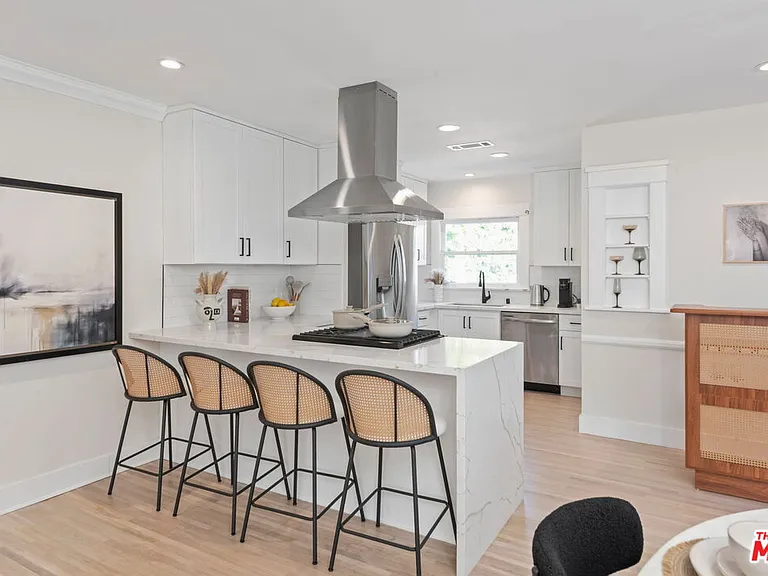 1224 N Ogden Dr — Photo 17