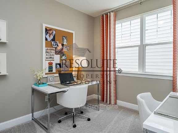 5th image of 130 Pepperwood Way