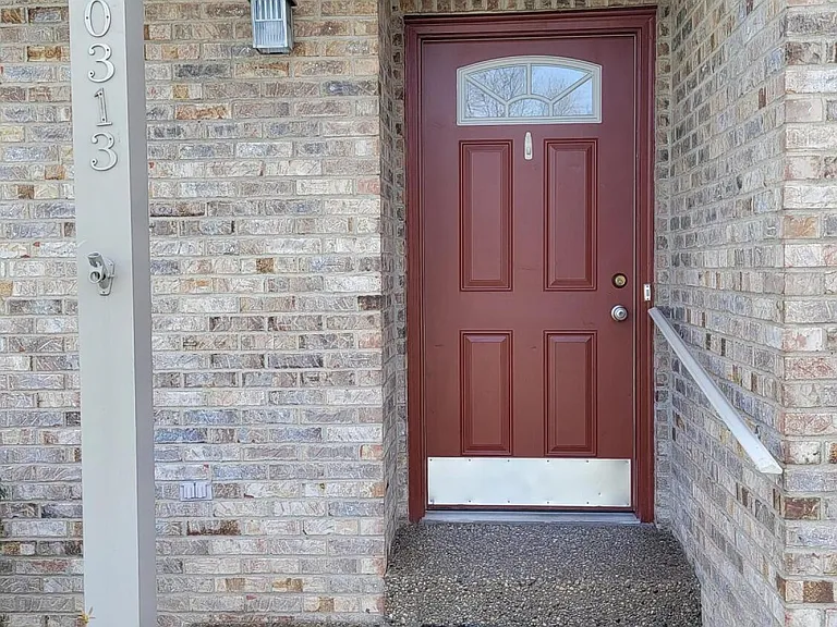 10313 Chimney Ridge Ct — Photo 3