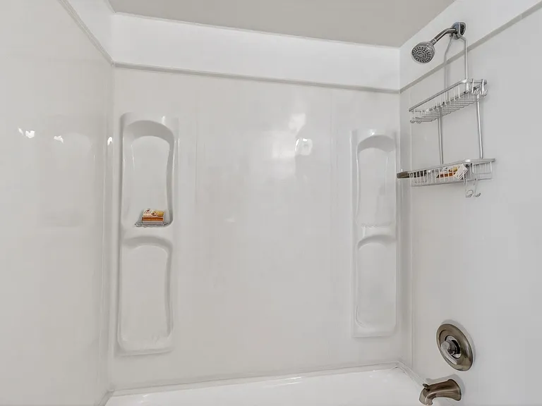 600 SW 2nd Ave #240 — Photo 13