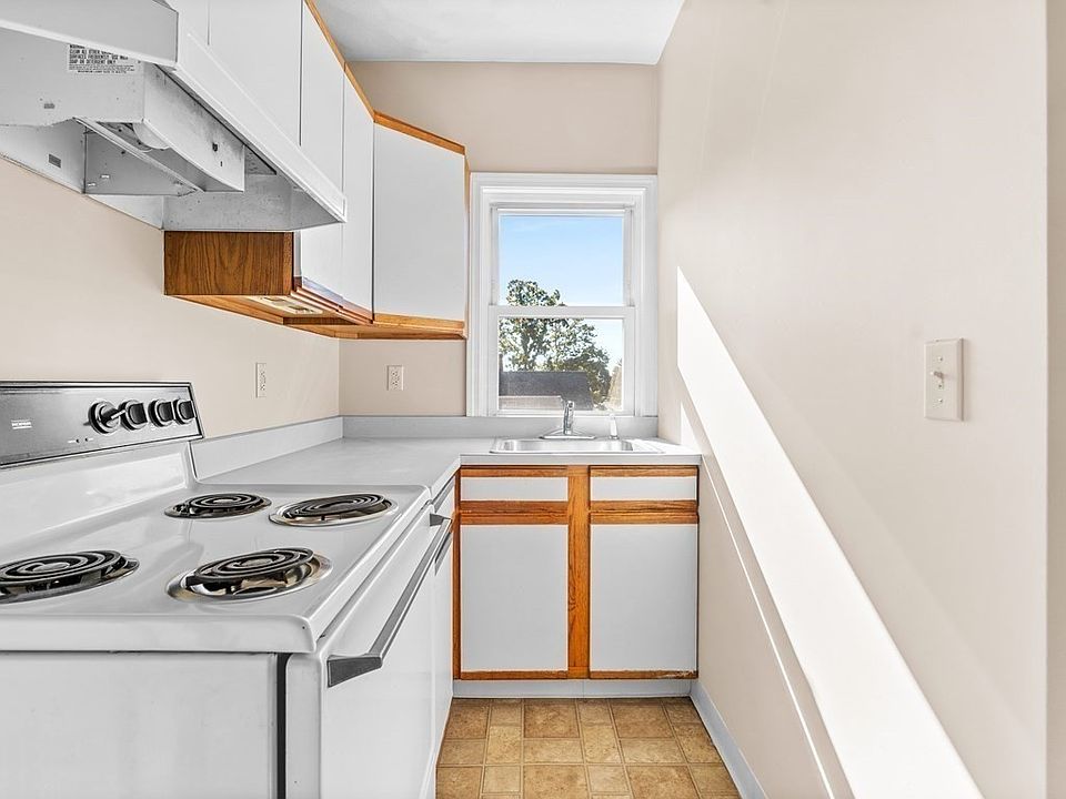 117 Dexter St Cumberland, RI, 02864 Apartments for Rent Zillow