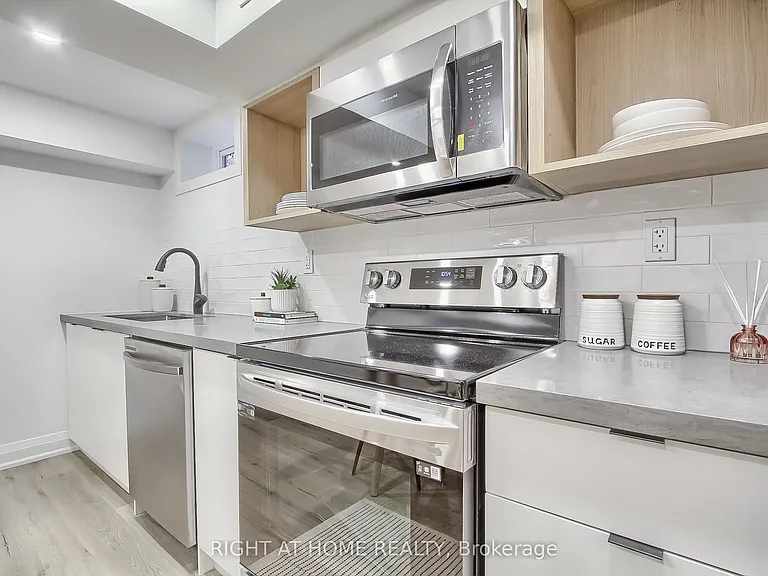 1201 Dovercourt Rd #4 — Photo 6