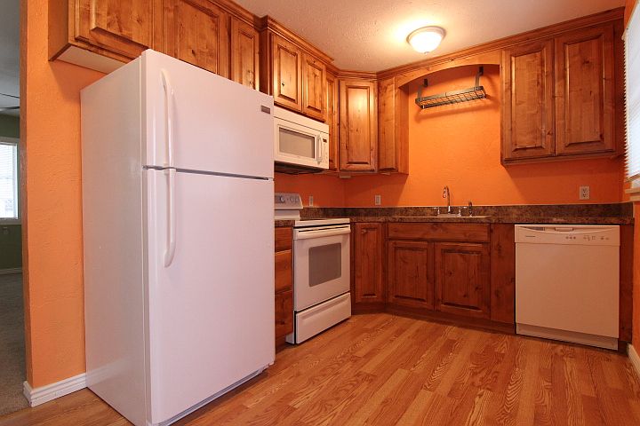 1st image of 215 Alpine Dr