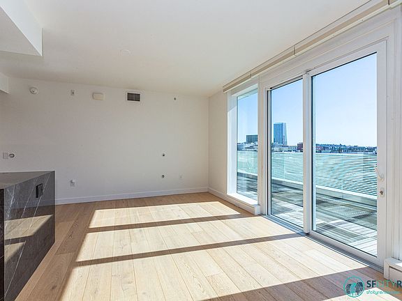 3rd image of 555 Fulton St Unit 526