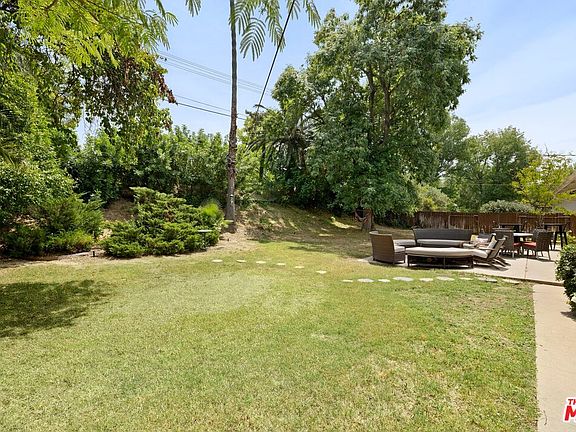 4th image of 8326 Fable Ave