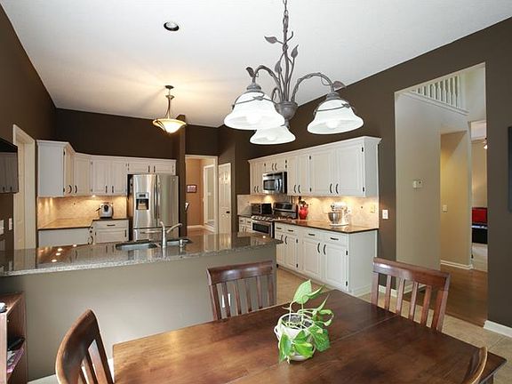 3rd image of 4485 Pinehollow Ct