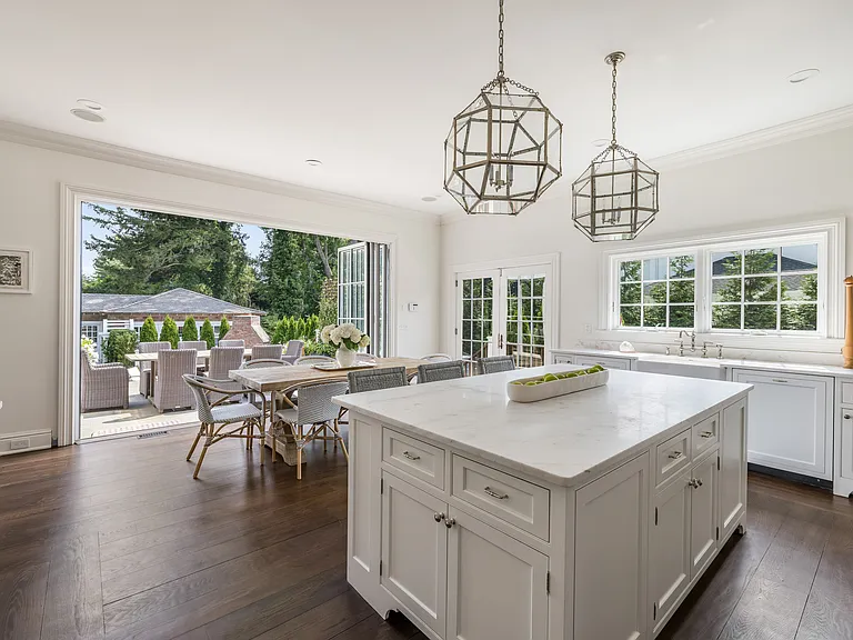24 Halsey Neck Ln — Photo 10