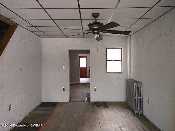 3rd image of 219 W Cherry St