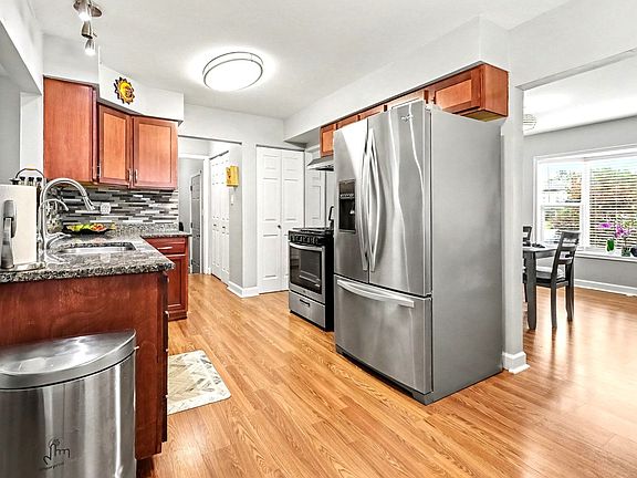 4th image of 153 Sunset Ln