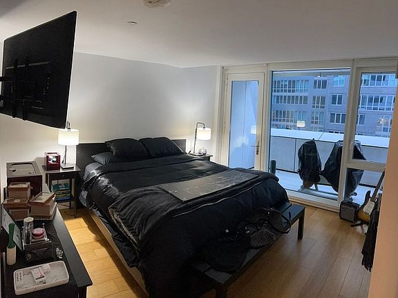 3rd image of 625 W 57th St APT 461