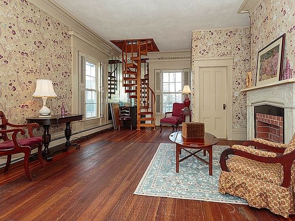 2nd image of 72 College Ave