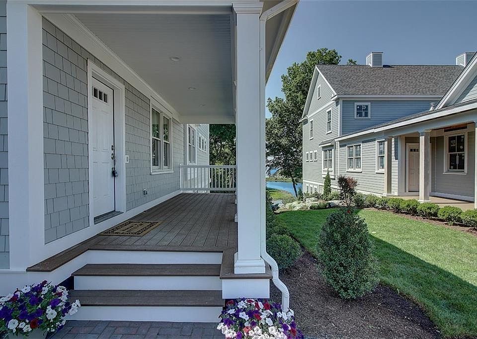 67 Kettle Point Ave East Providence RI 02914 Zillow