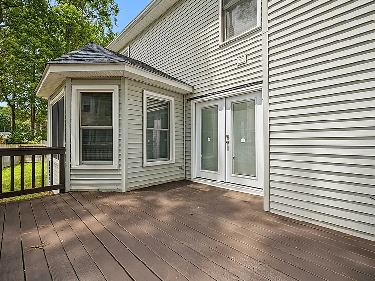 809 Bishop Ct — Photo 32