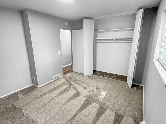 5th image of 2834 S Burdick St