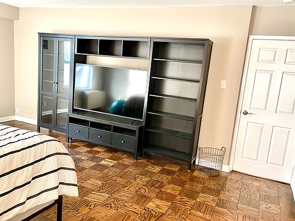 5th image of 900 S Hanley Rd APT 5C