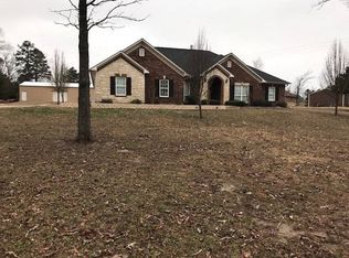 777 Smallwood Rd, Gladewater, TX 75647