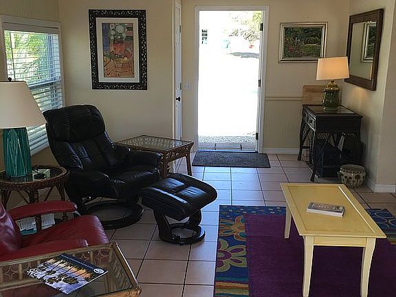 5th image of 1270 Manor Rd