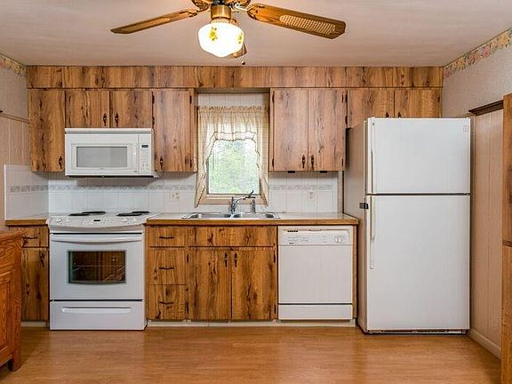 5th image of 60 Narragansett Ave