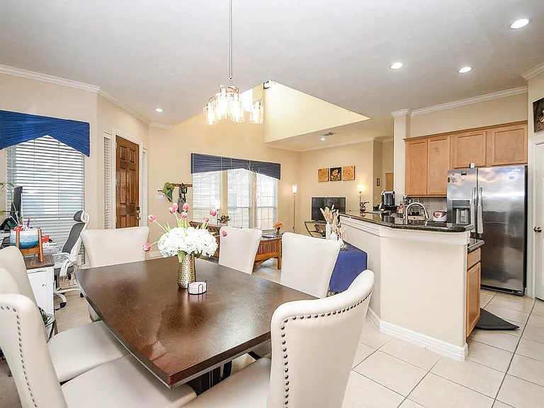 2714 Windy Thicket Ln — Photo 5