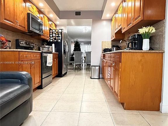 5th image of 1200 SW 130th Ave APT 101G