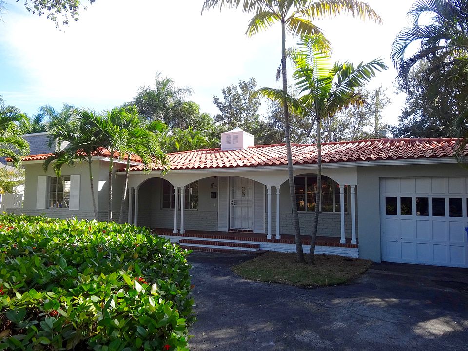 1st image of 850 NE 72nd St
