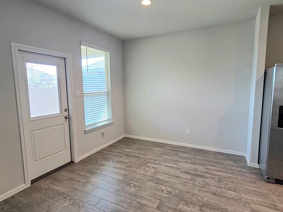 5th image of 8620 Maple Springs Rd