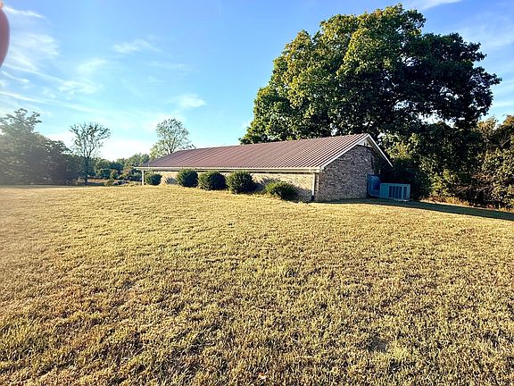 2nd image of 1057 Houston Smith Rd