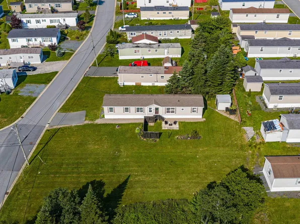 3 Bonavista Dr, Halifax, NS B3V 1A7