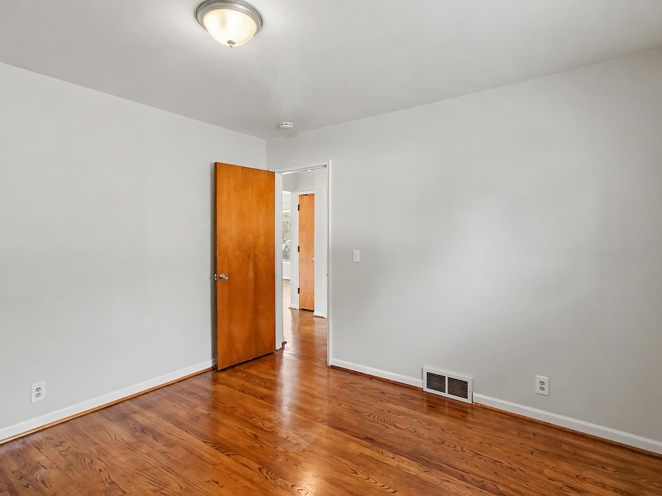 8118 August Ave, photo 14