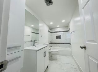 5050 NW 7th St PH 7, Miami, FL 33126