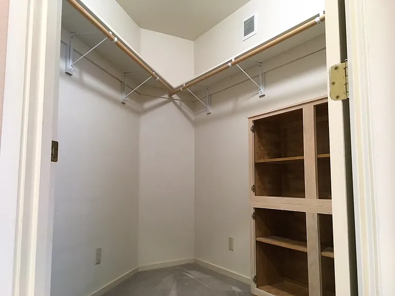 15 NW Portland Ave #112 — Photo 17