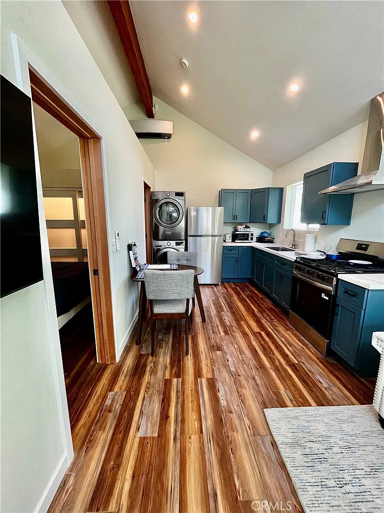 1 bed, 472 sqft, $2,385 — Photo 3